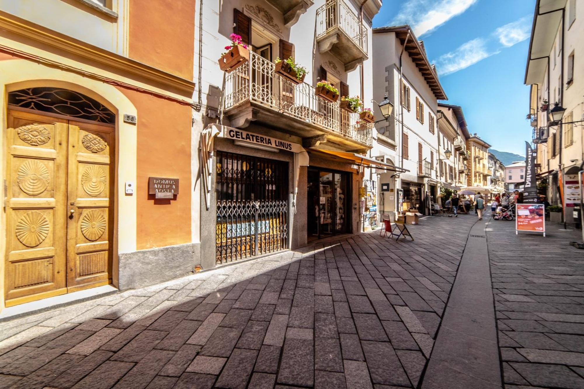 Domus Antica Aosta Otel Dış mekan fotoğraf