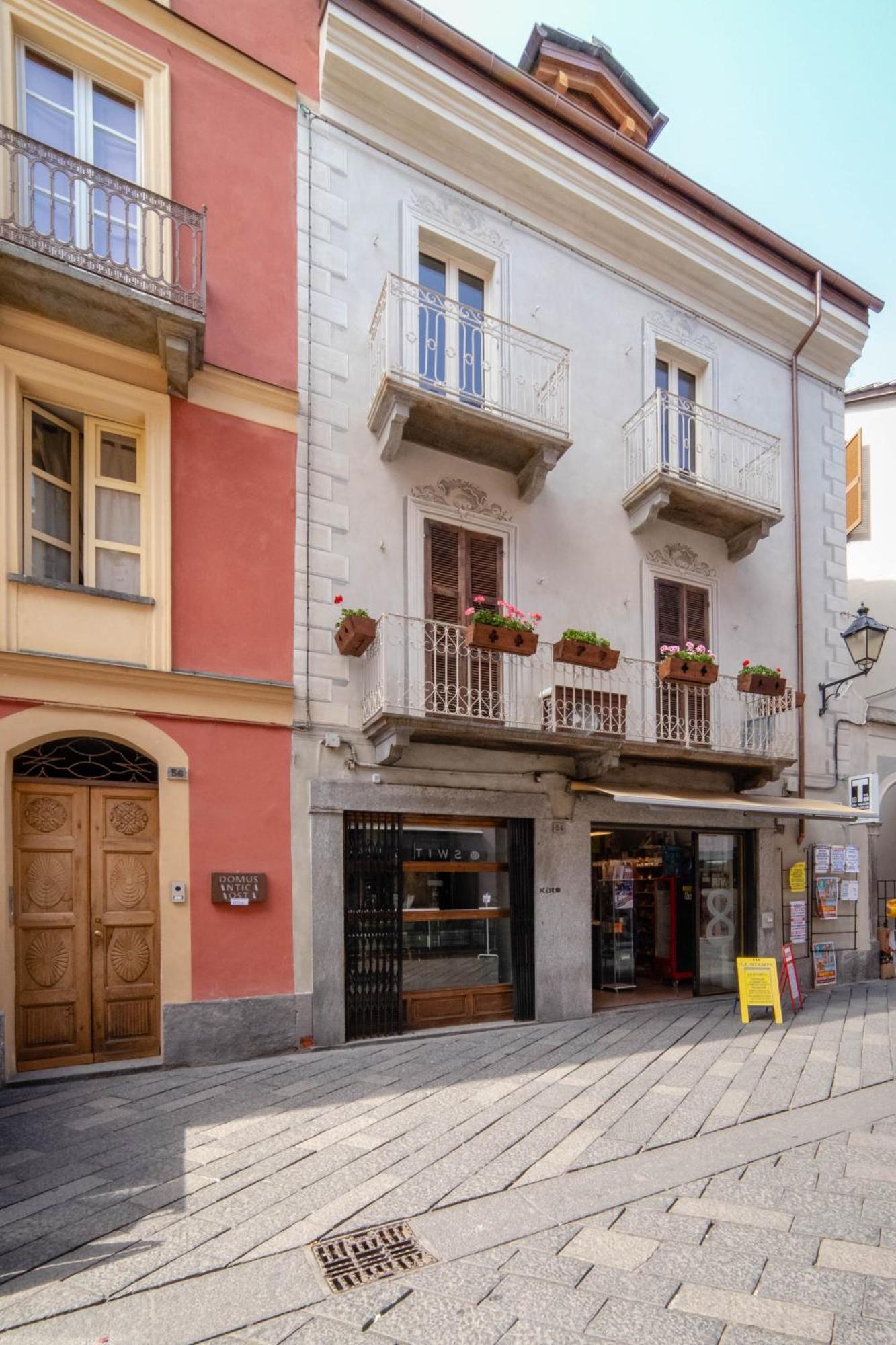 Domus Antica Aosta Otel Dış mekan fotoğraf