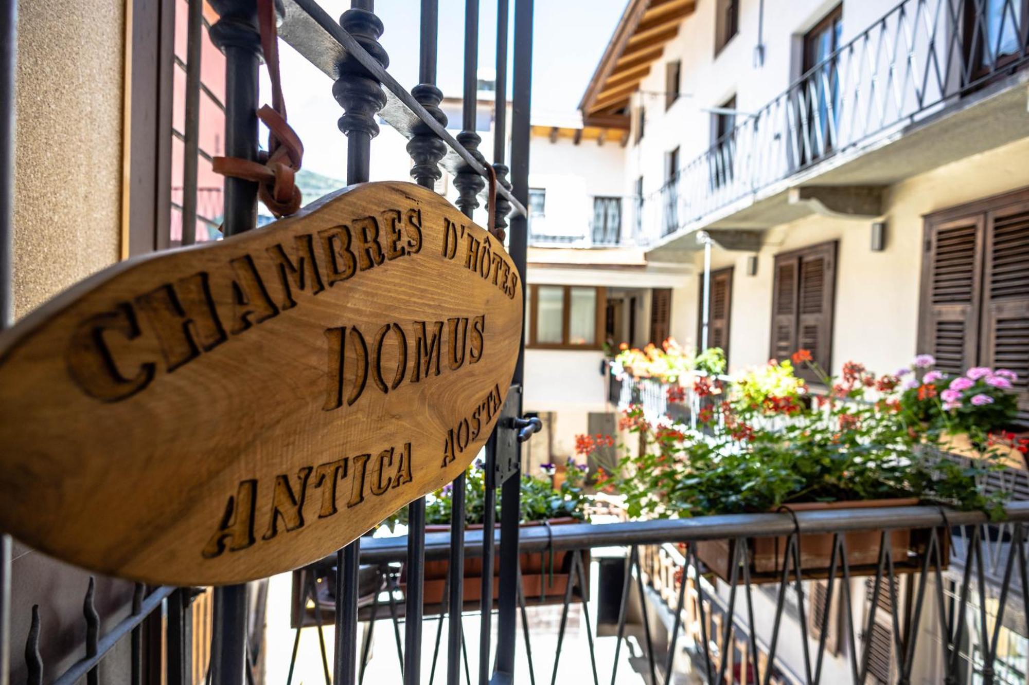 Domus Antica Aosta Otel Dış mekan fotoğraf