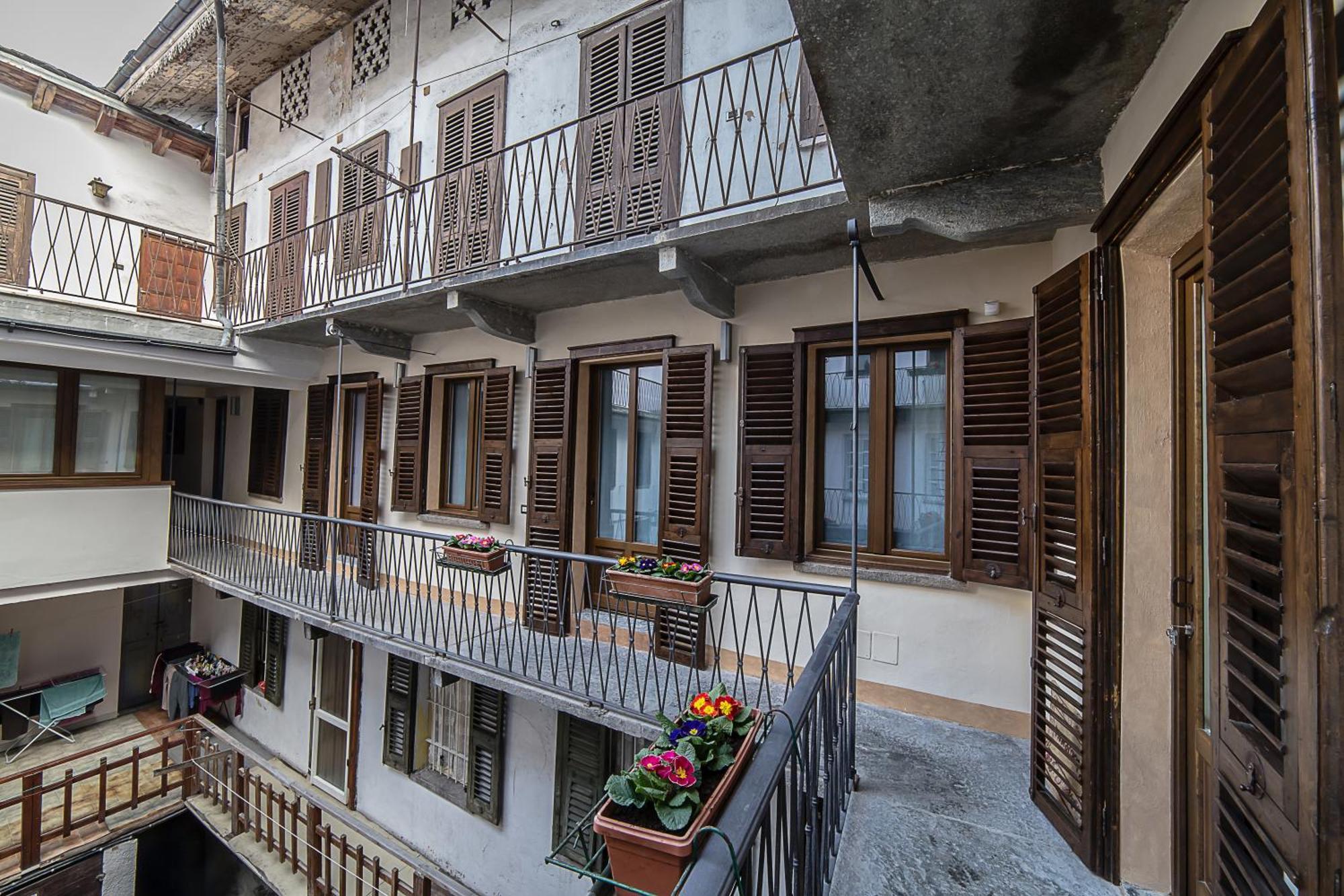 Domus Antica Aosta Otel Dış mekan fotoğraf