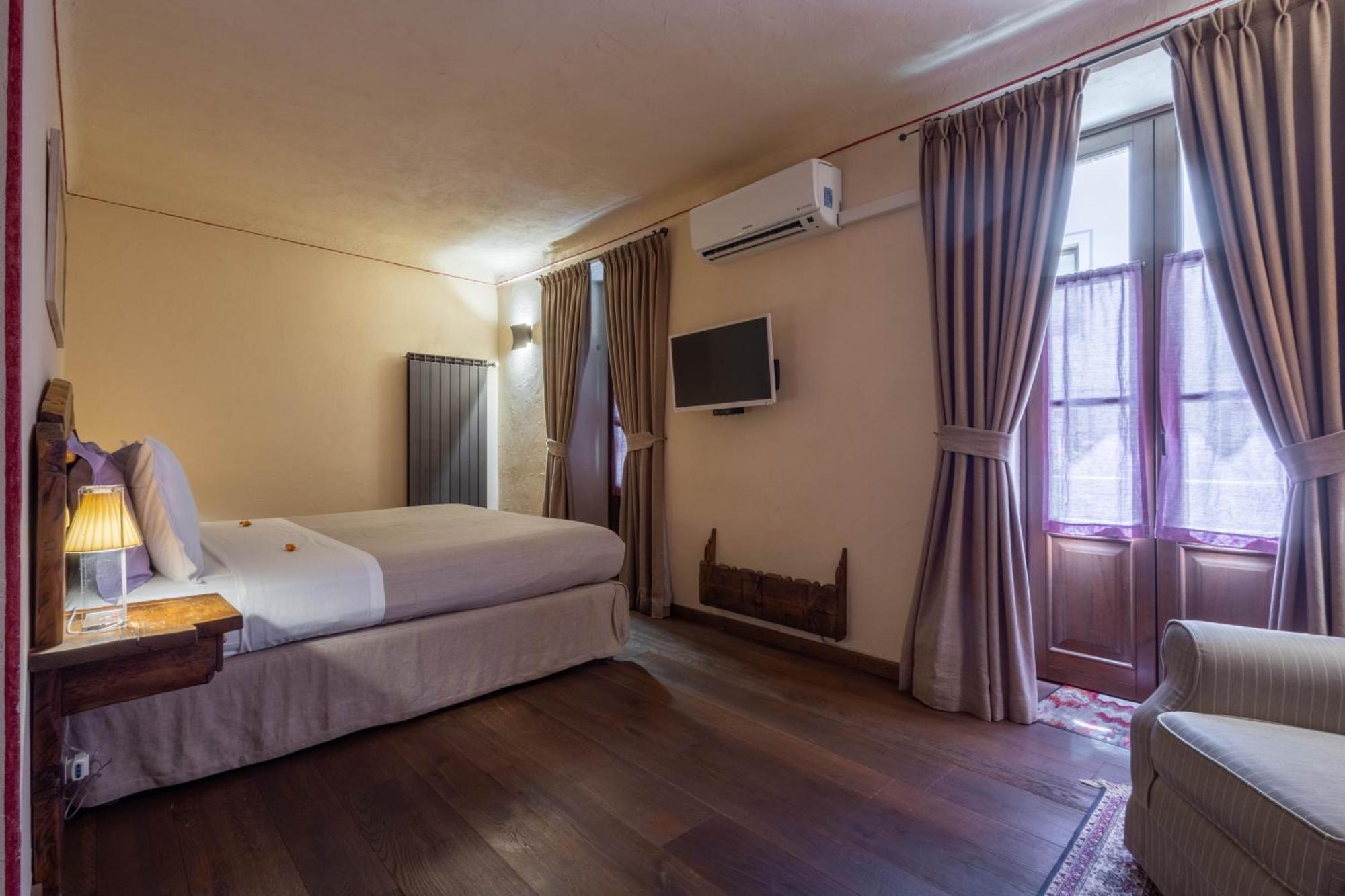 Domus Antica Aosta Otel Dış mekan fotoğraf